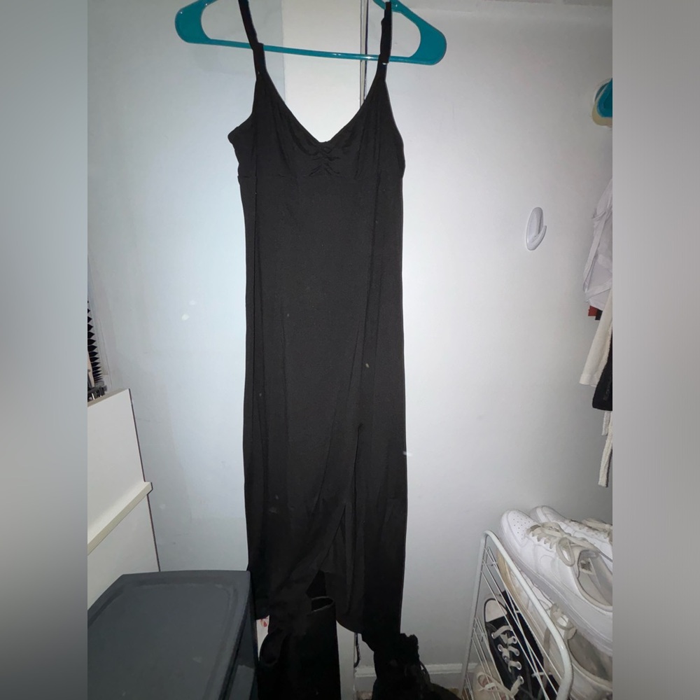 Long Sleeveless Dress with Tie-Back